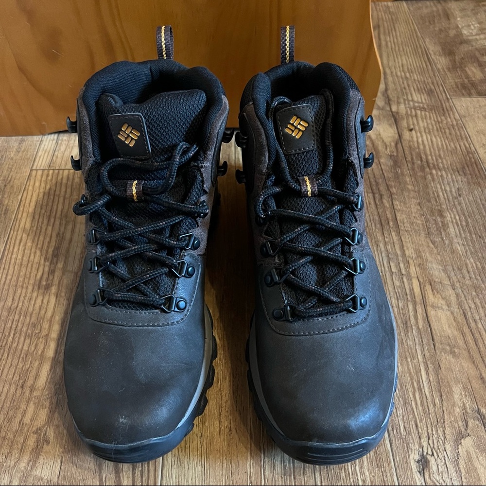 Men’s Hiking Boots BRAND NEW